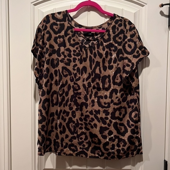 3 great staple work career tops- black,cream and leopard. Size  XL/ 1X
like new - Picture 13 of 14